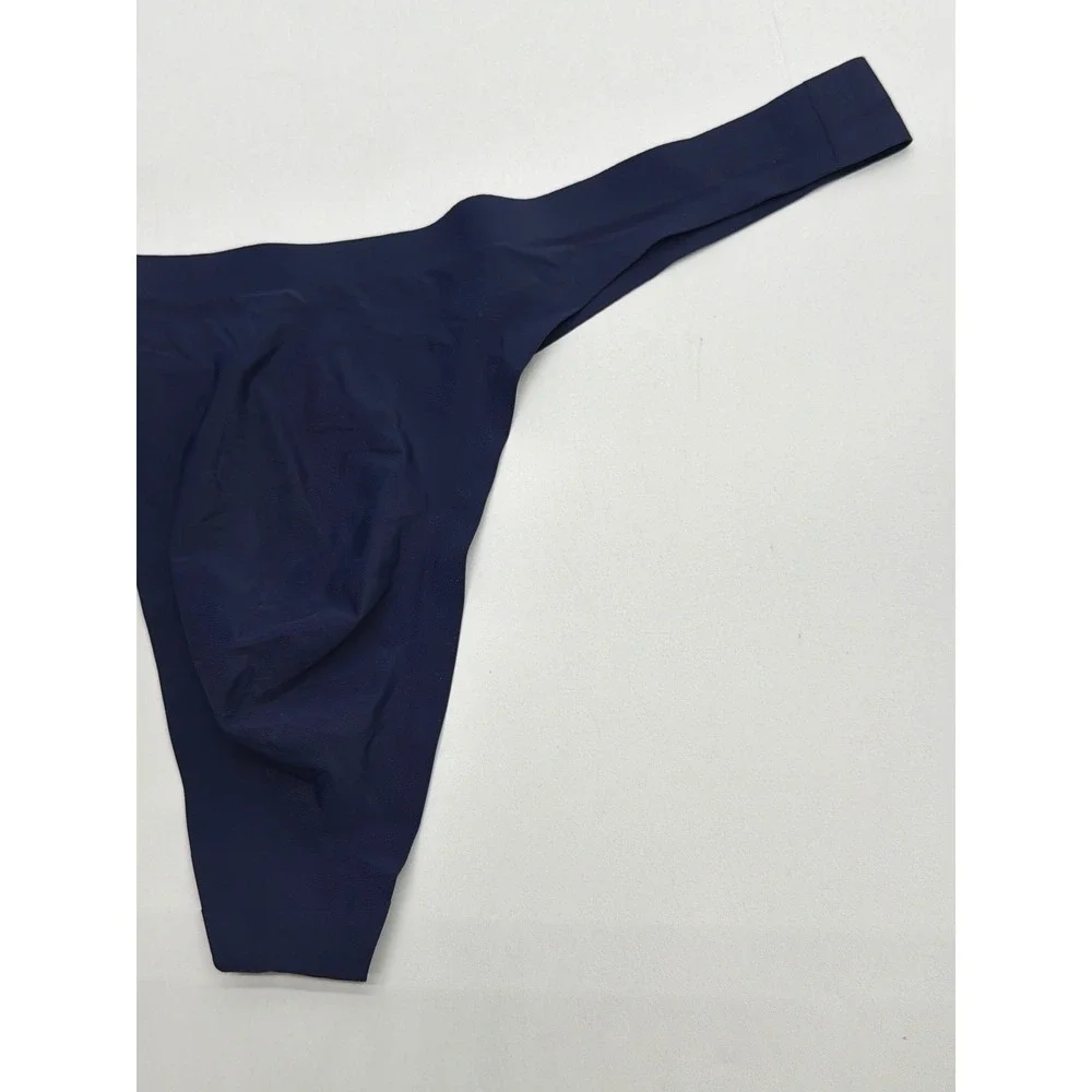 Unbranded seamless navy